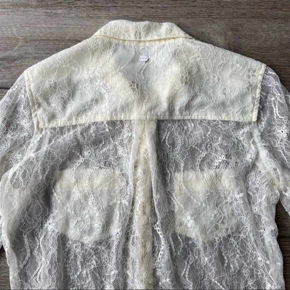 Guess Lace Button Down Stretch  Blouse Shirt - Picture 10 of 13